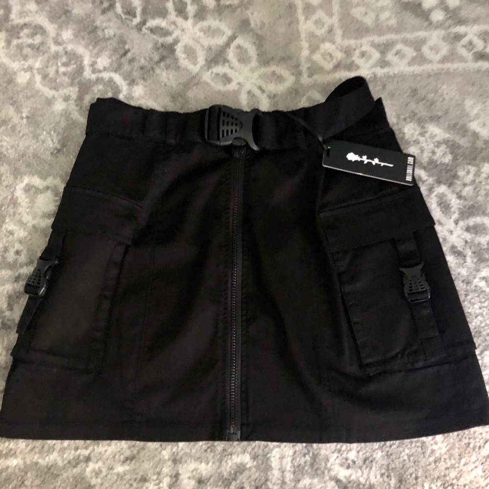 Poster Girl - MISS BEHAVING CARGO SKIRT
